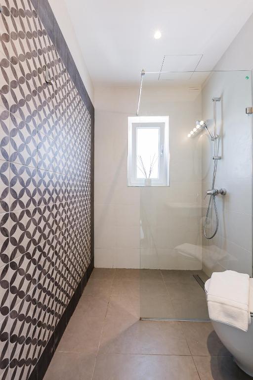 Two Pillows Boutique Hostel - 14