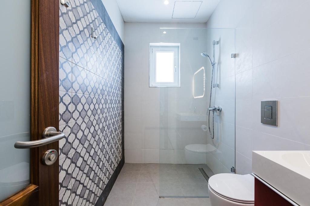 Two Pillows Boutique Hostel - 19