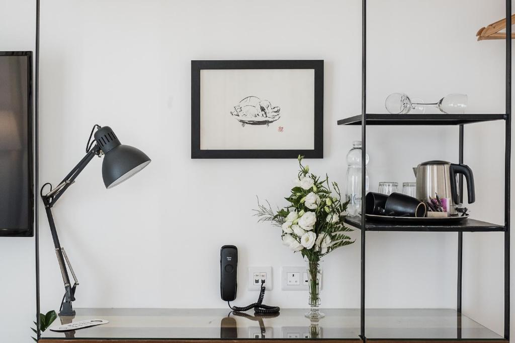 Two Pillows Boutique Hostel - 7