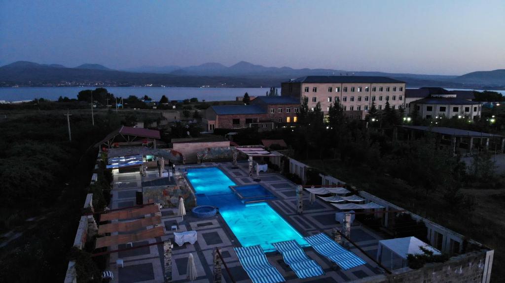 Bazén v ubytování Maria Resort nebo v jeho okolí