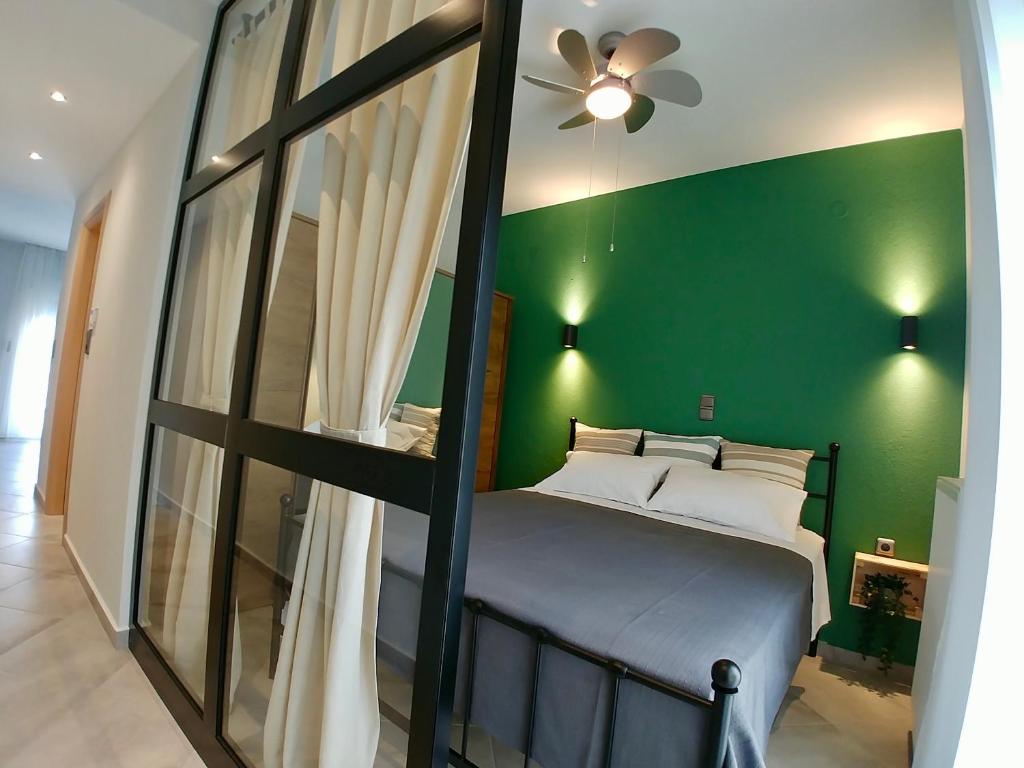 Łóżko lub łóżka w pokoju w obiekcie 48 Downtown Lofts