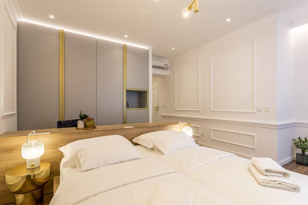 Nephelae Boutique Roomsにあるベッド