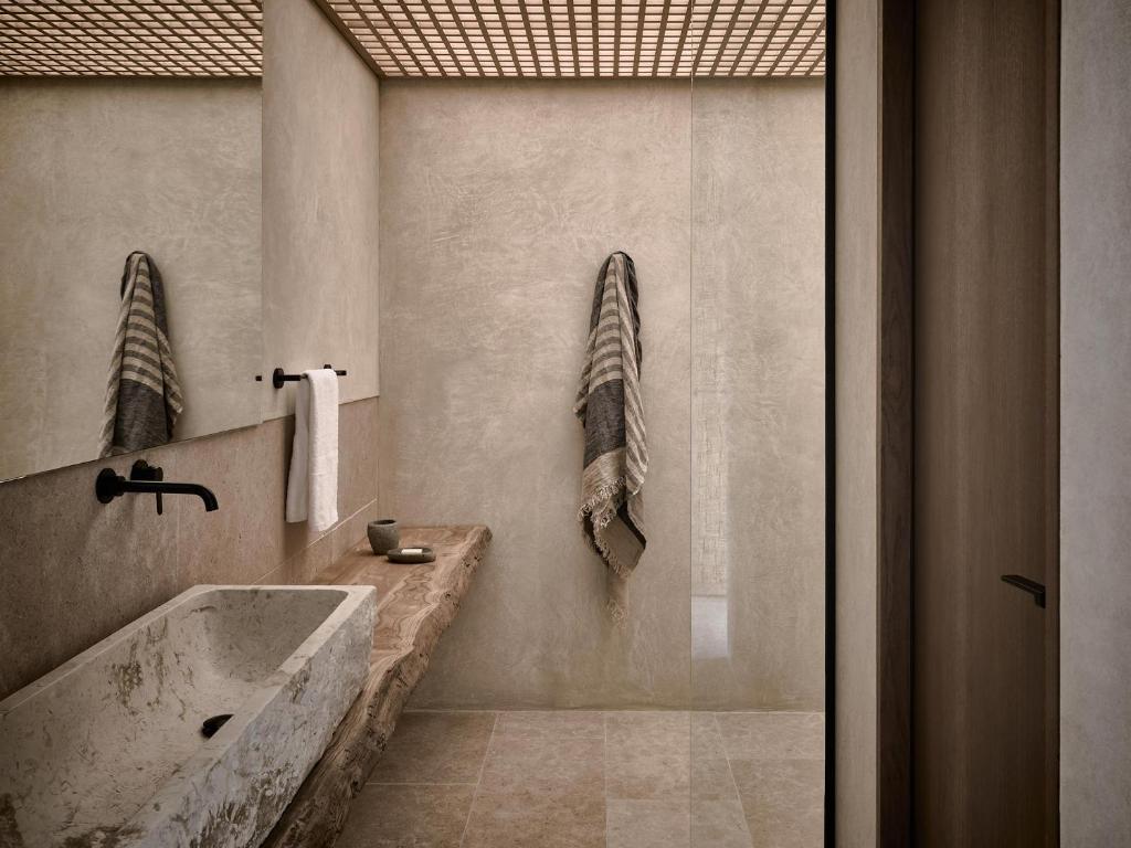 Koupelna v ubytování Olea All Suite Hotel, a Member of Design Hotels