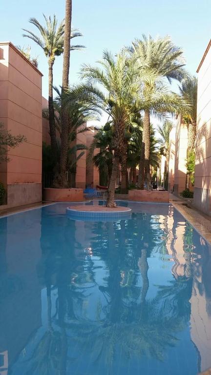 Bazén v ubytování Riad familiale à Marrakech nebo v jeho okolí