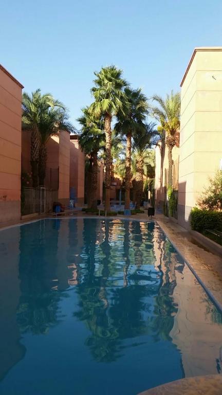 Bazén v ubytování Riad familiale à Marrakech nebo v jeho okolí