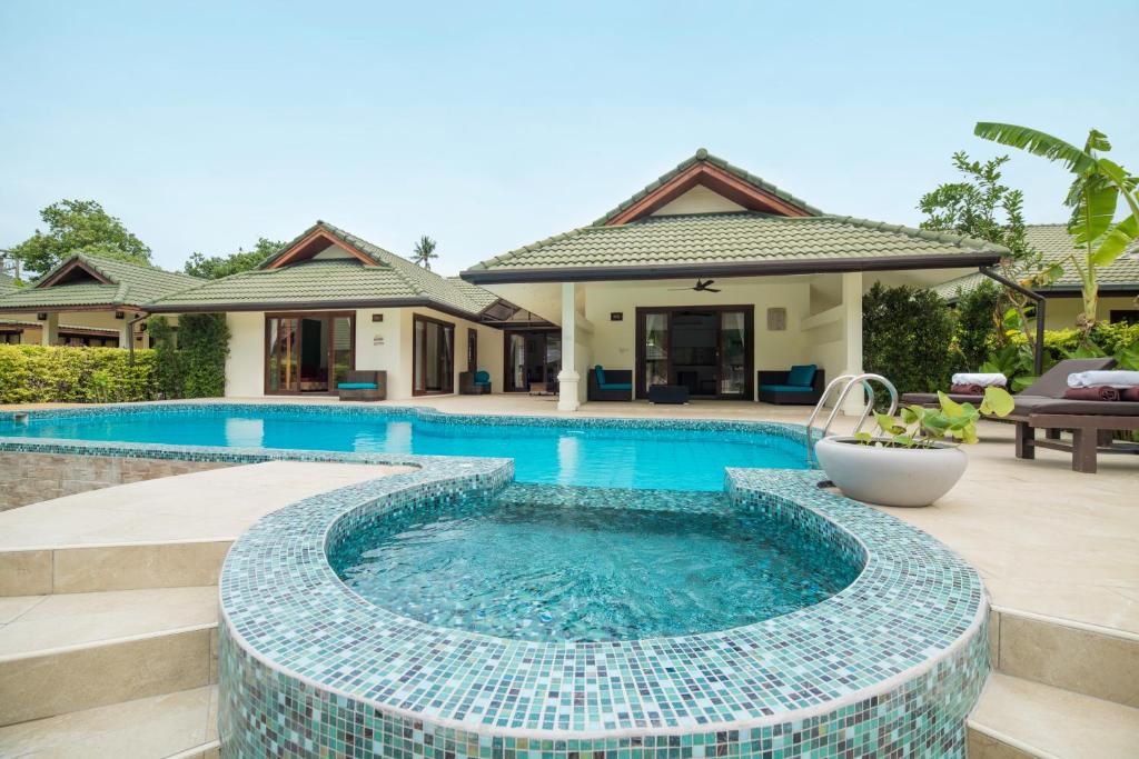 Bazén v ubytování Idyllic Samui Beach Villa Resort nebo v jeho okolí