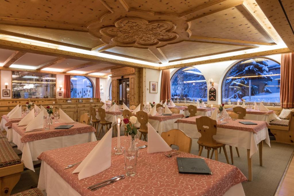 Restaurace v ubytování Hotel Seraina
