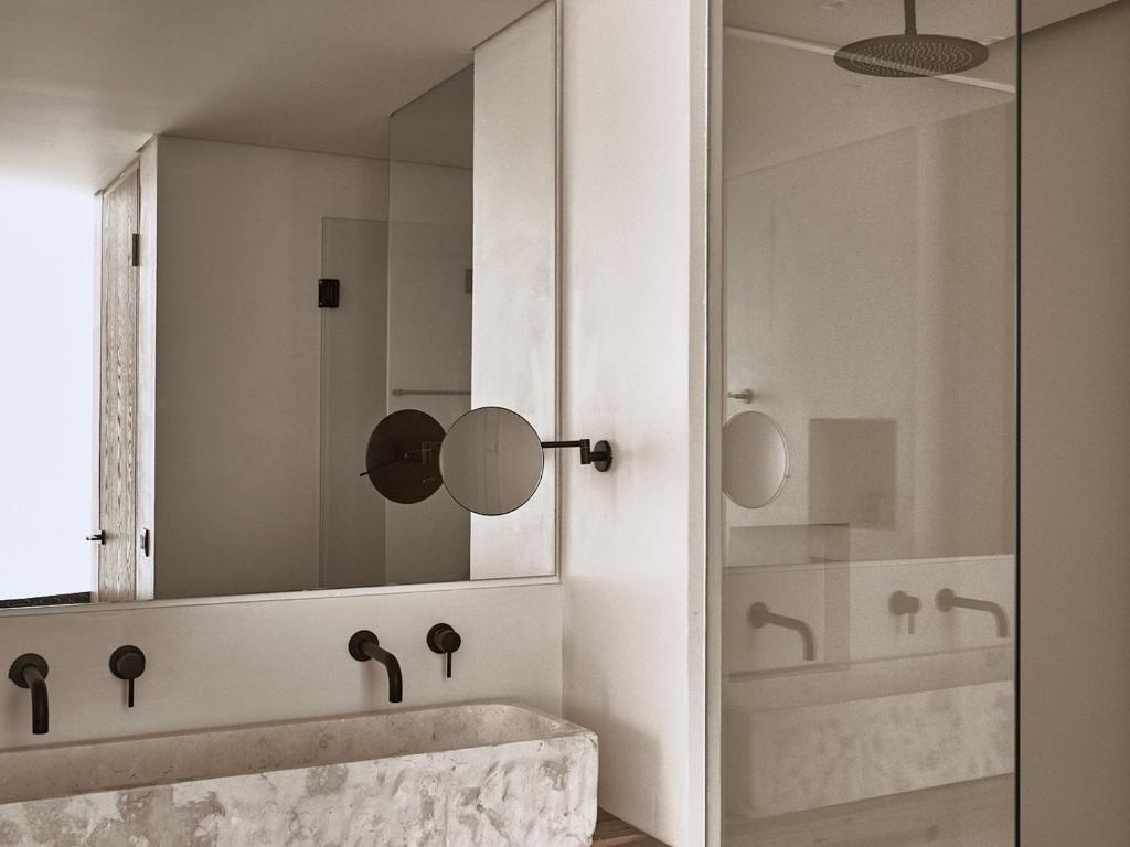 Koupelna v ubytování Olea All Suite Hotel, a Member of Design Hotels
