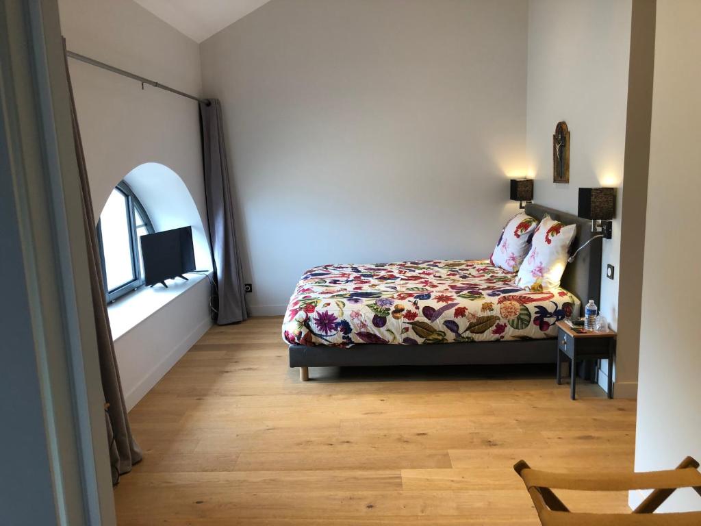 ORANGERIE de CHATEL-Selection FIGARO & ELLE Magazine - Double Room With Garden View