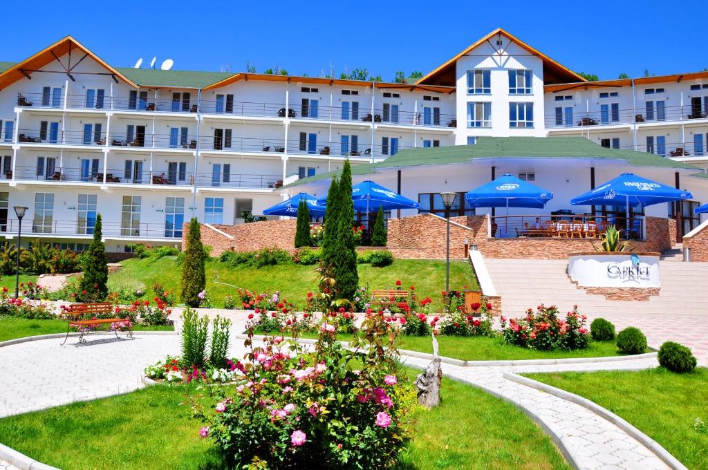 Gallery image of Kapriz Issyk Kul Resort in Cholpon-Ata