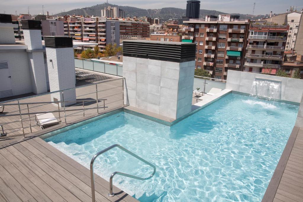 Bazén v ubytovaní 08028 Apartments alebo v jeho blízkosti