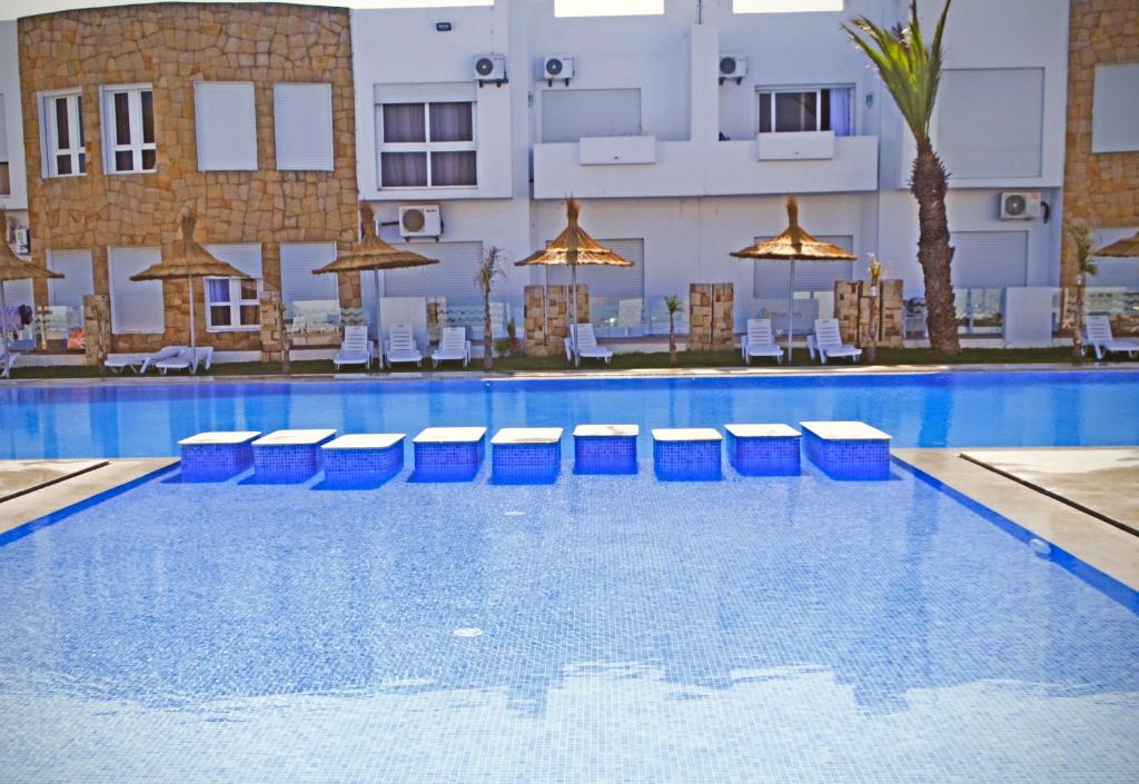 La pileta dentro o cerca de Mnar Park aqua park