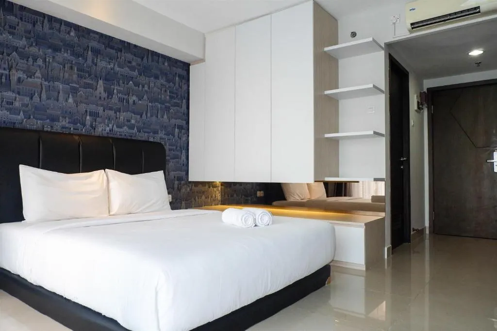 Studio Modern Tamansari The Hive Cawang by Travelio, Jakarta, Indonezia