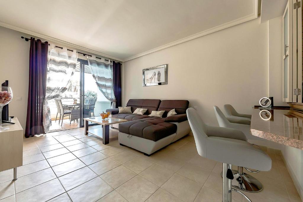 Posedenie v ubytovaní 2BED Ocean Apartment in Los Gigantes