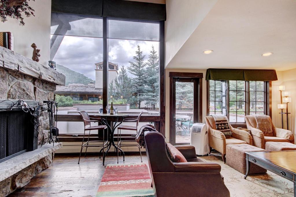 Spacious 2-Bedroom Condo in Vail