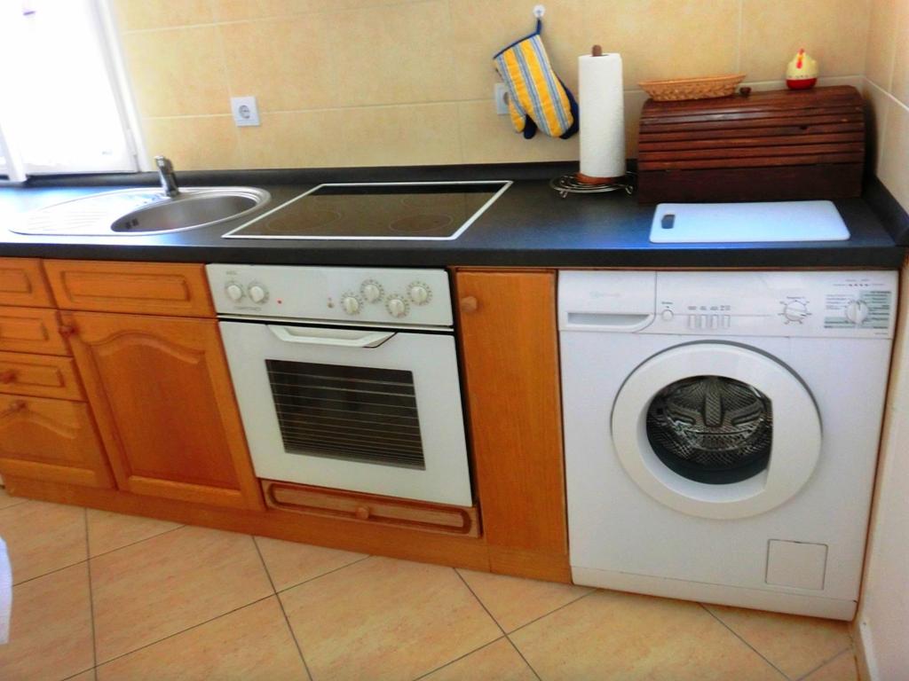 Kuchyňa alebo kuchynka v ubytovaní Haus in Budapest mit Garten