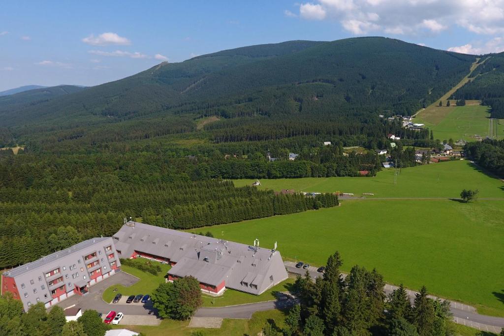 Nespecifikovaný výhled na hory nebo výhled na hory při pohledu z apartmánu