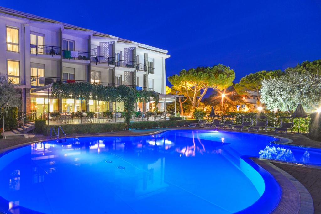 Bazén v ubytování Hotel Miramar nebo v jeho okolí