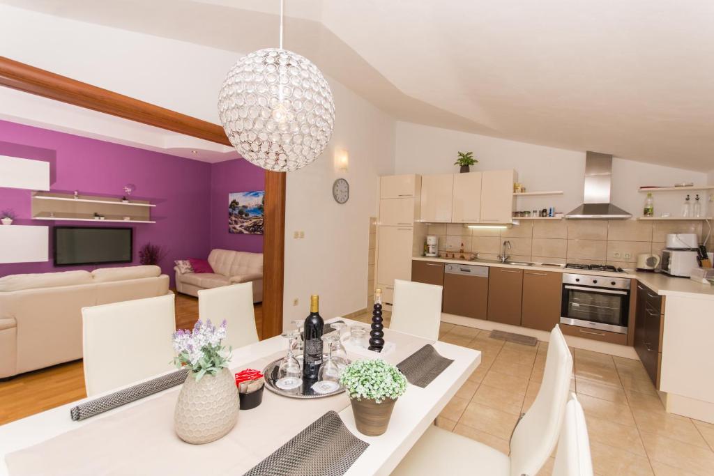 Kuchyňa alebo kuchynka v ubytovaní Apartments Barba