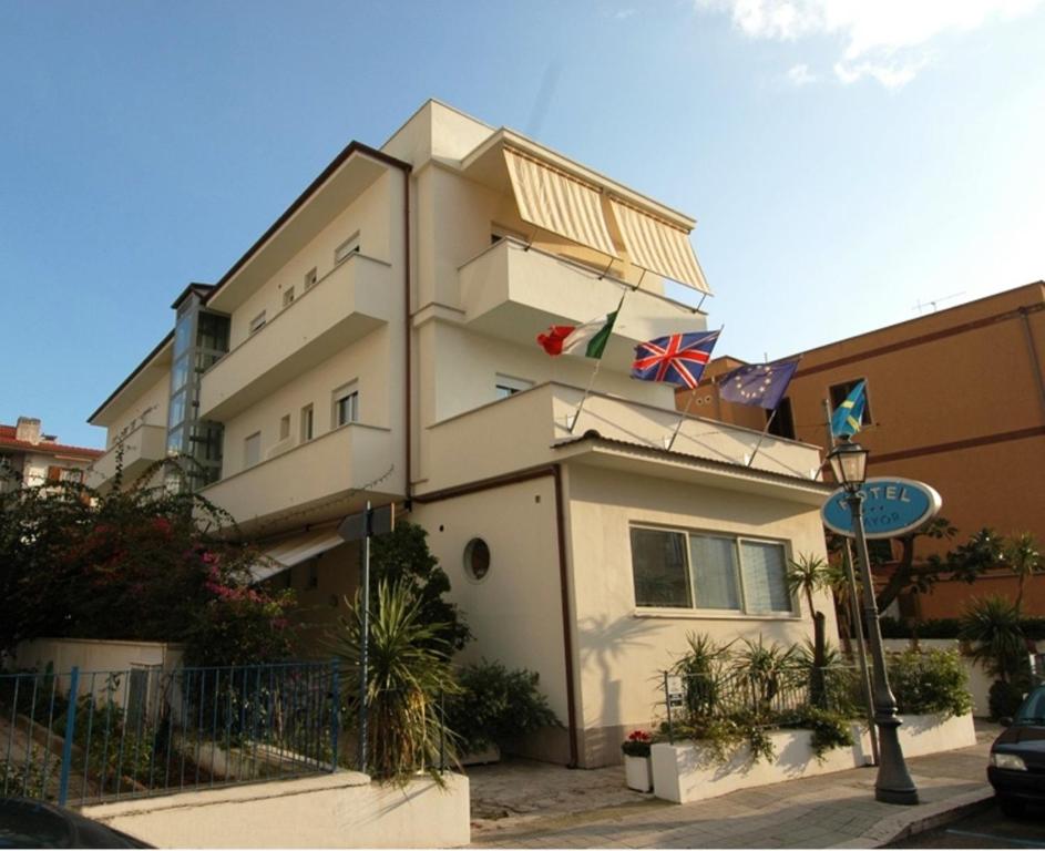 Budova, kde se hotel nachází