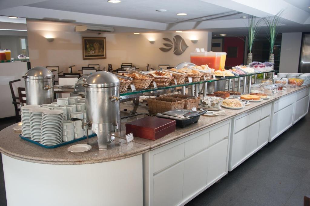 Comida no hotel ou em algum lugar perto