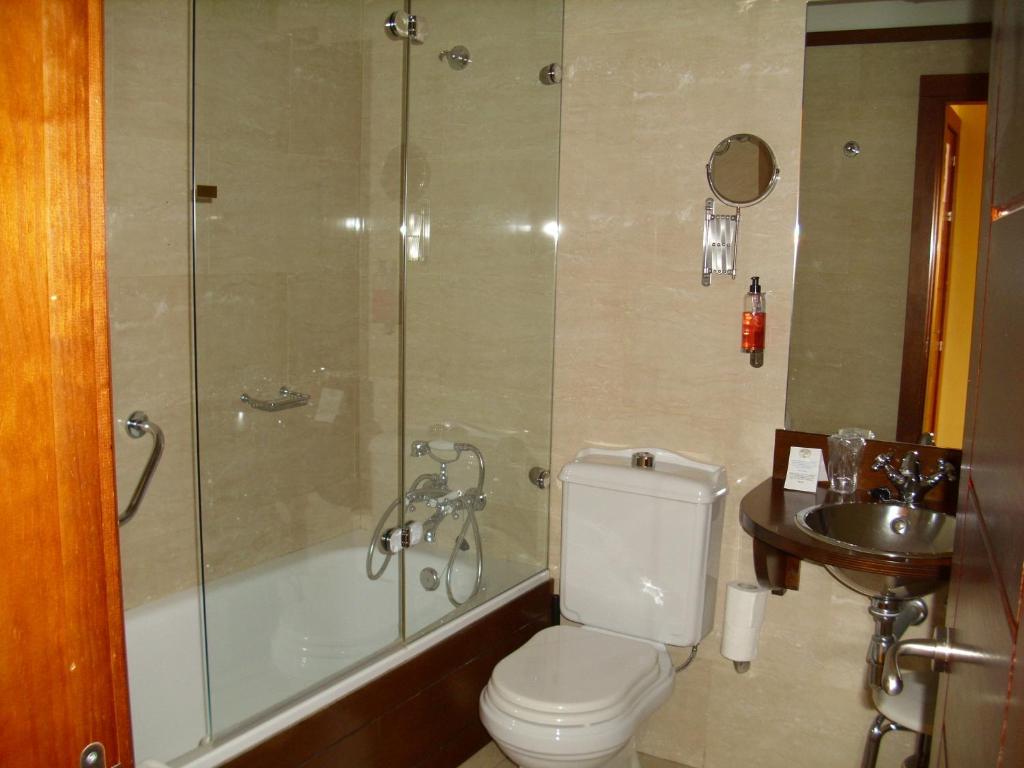 Koupelna v ubytování Hotel Rural Vado del Duratón