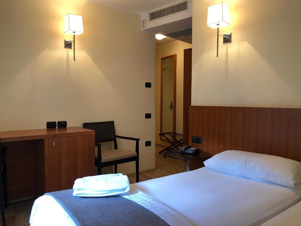 Antica Trattoria - Double Room With Balcony