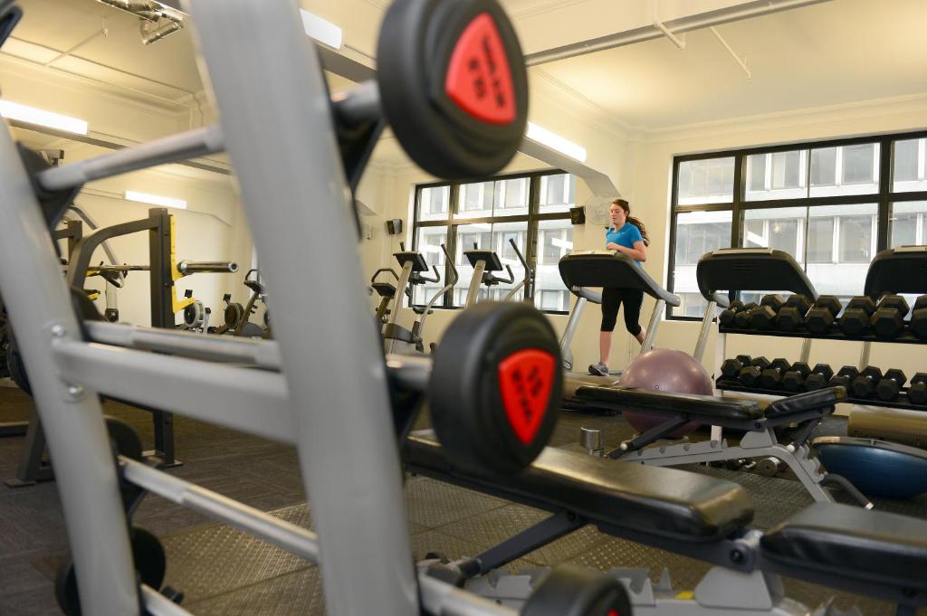 Fitness centrum a/nebo fitness zařízení v ubytování Distinction Dunedin Hotel