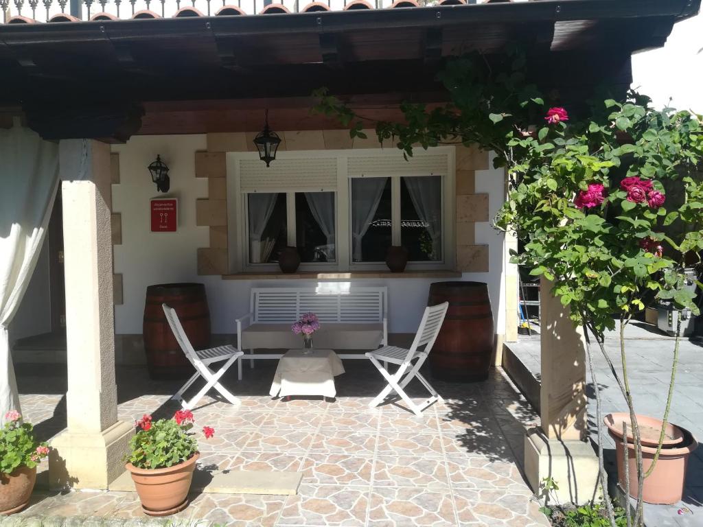 A patio or other outdoor area at Casa Rural La Rasilla