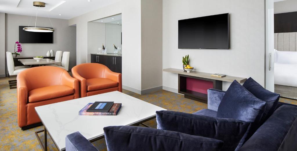 Hotel X Toronto, a Destination by Hyatt Hotel - Junior Suite
