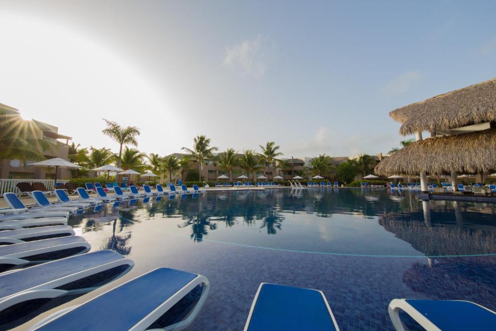 Bazén v ubytování Royalton Splash Punta Cana, An Autograph Collection All-Inclusive Resort & Casino nebo v jeho okolí