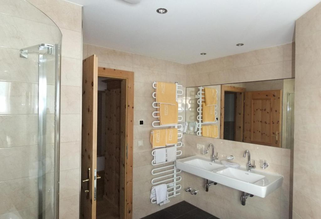 Kúpeľňa v ubytovaní Hotel Garni Obermair