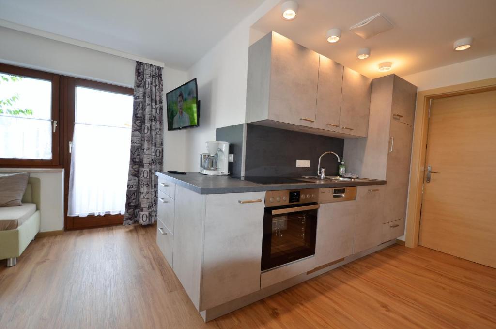 Kuchyňa alebo kuchynka v ubytovaní Appartements-Pension Lindenheim