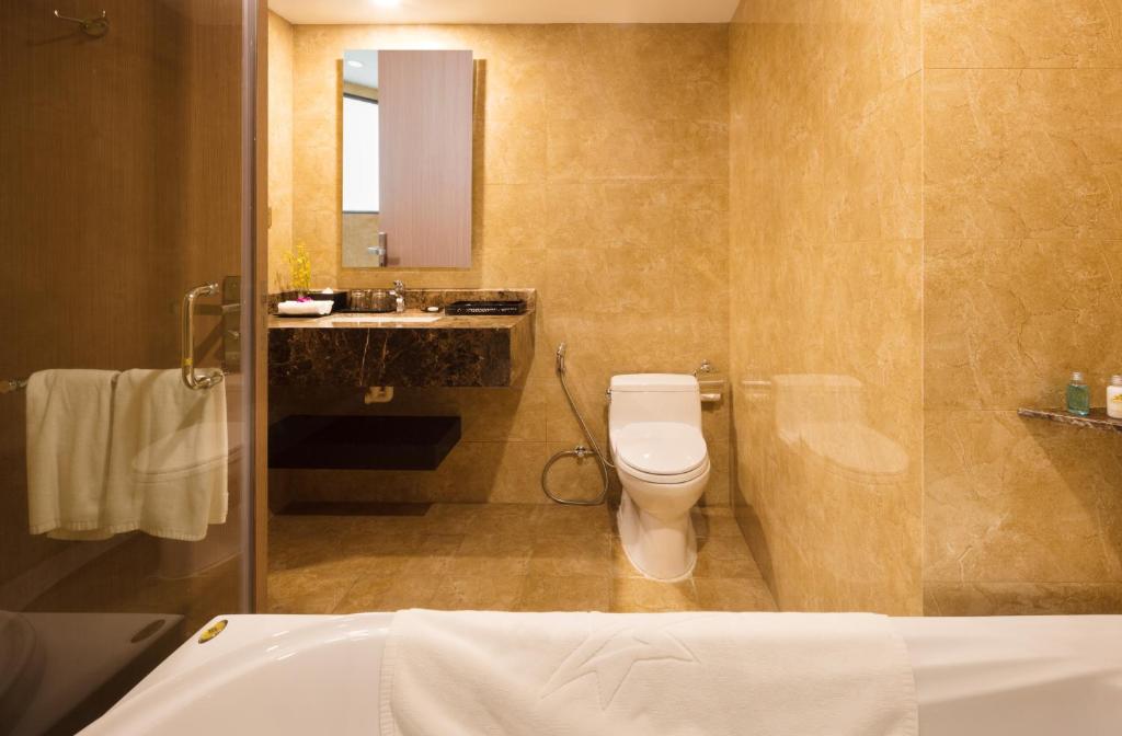 Senior Deluxe Double or Twin Room with Balcony & City - Sea View