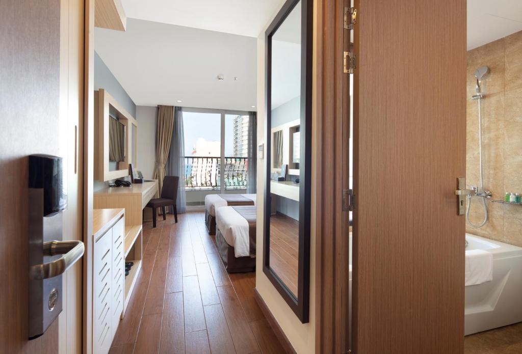 Suite Nhìn Ra Thành Phố