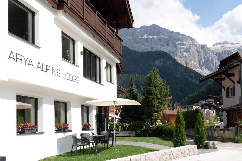 Arya Alpine Lodge