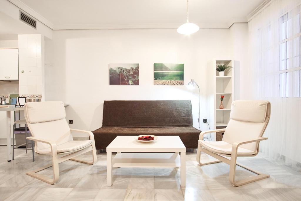 A seating area at Pureza Oasis Suite