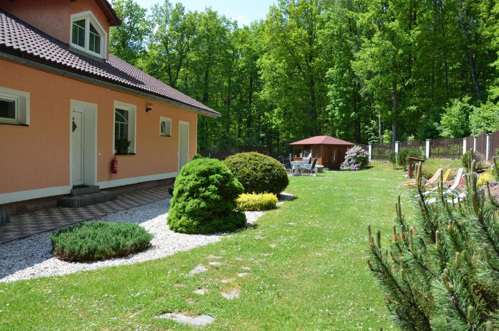 Zahrada ubytování Penzion Pohoda Sokolov