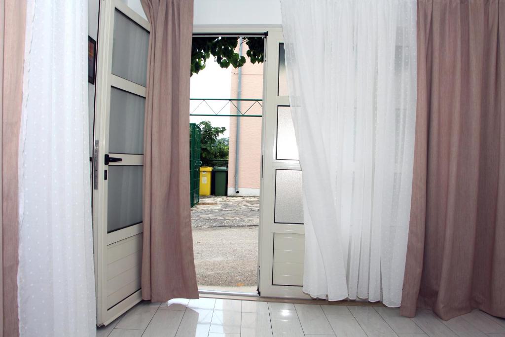Apartmani TEO - Appartement D'une Chambre