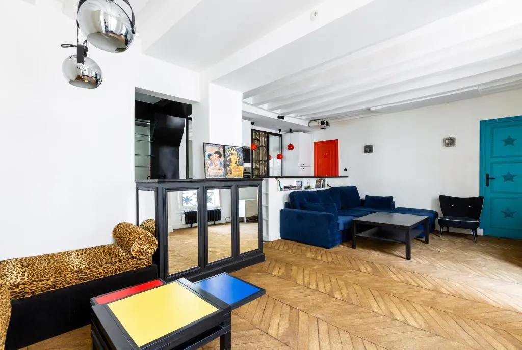 Veeve - Bauhaus Magic in the Marais, Paris, Franţa