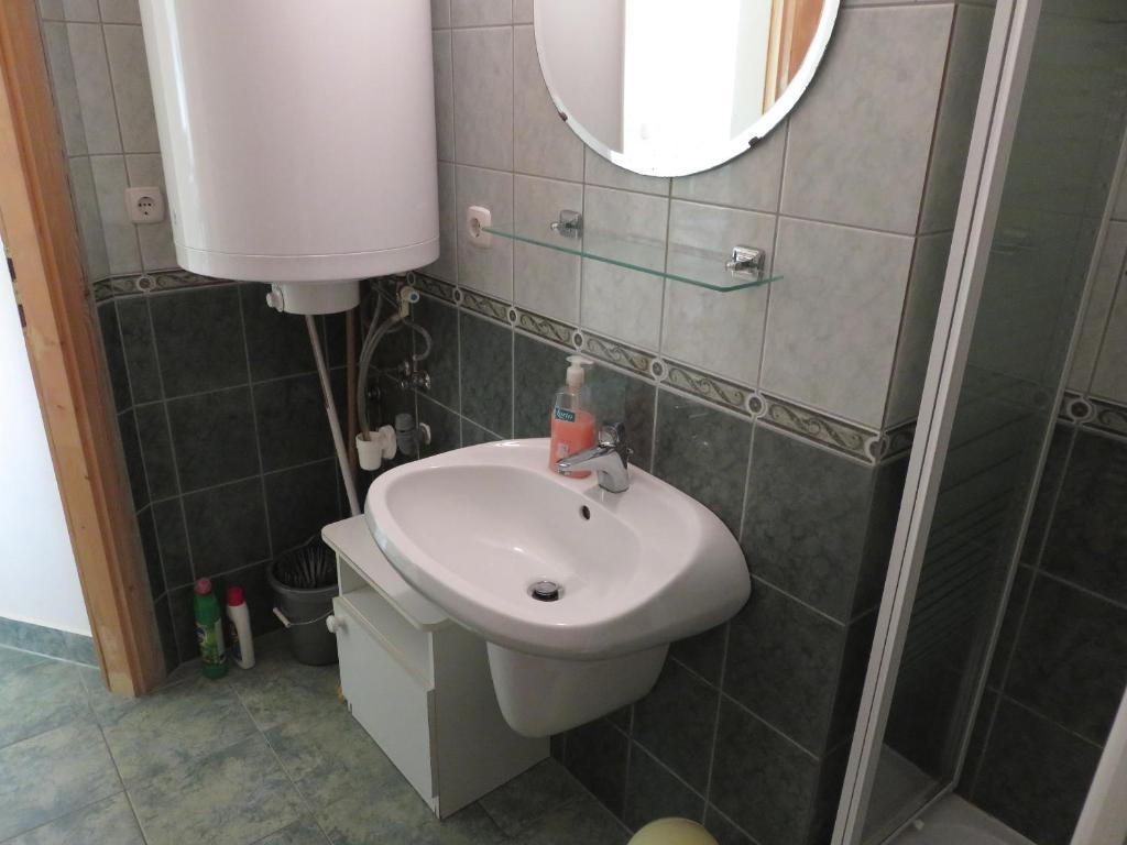 Łazienka w obiekcie Kővirág Apartman