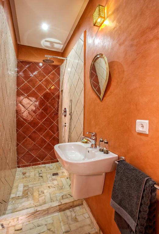Koupelna v ubytování Riad Leila Marrakech