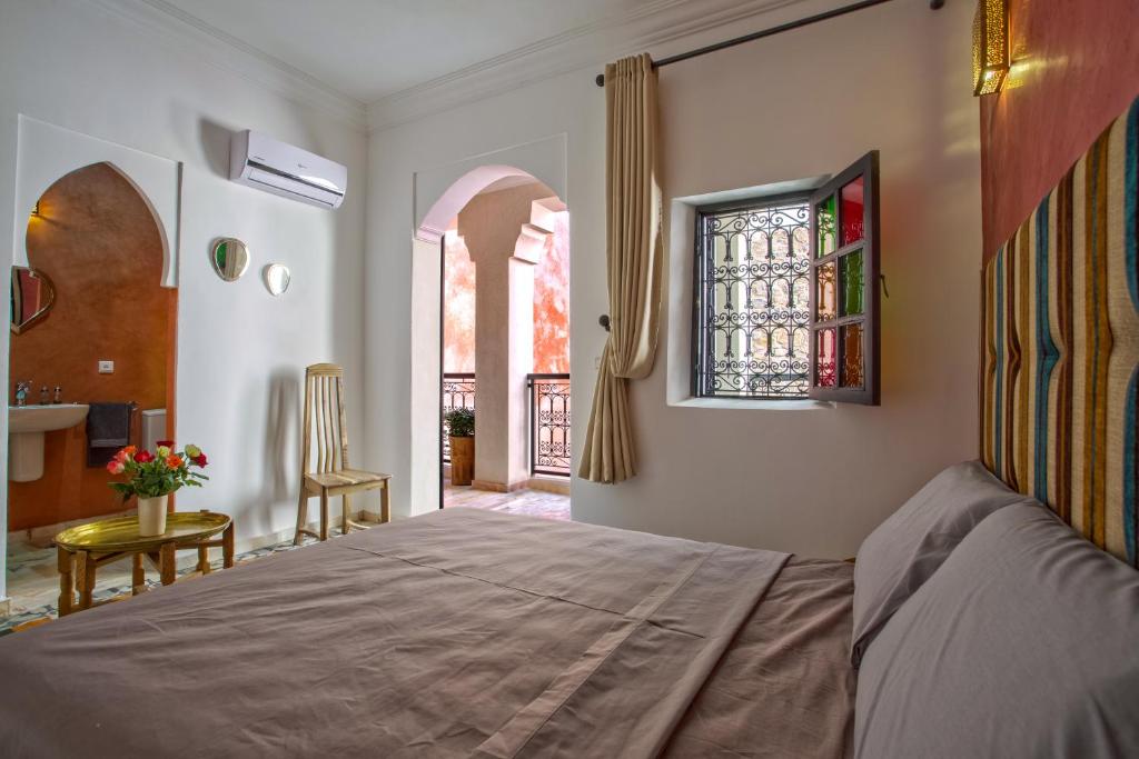 Postel nebo postele na pokoji v ubytování Riad Leila Marrakech