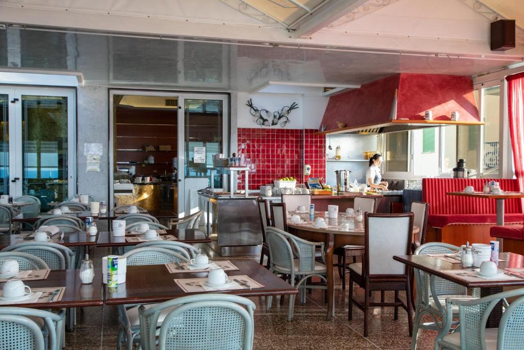 Restaurace v ubytování Hotel Elpiro