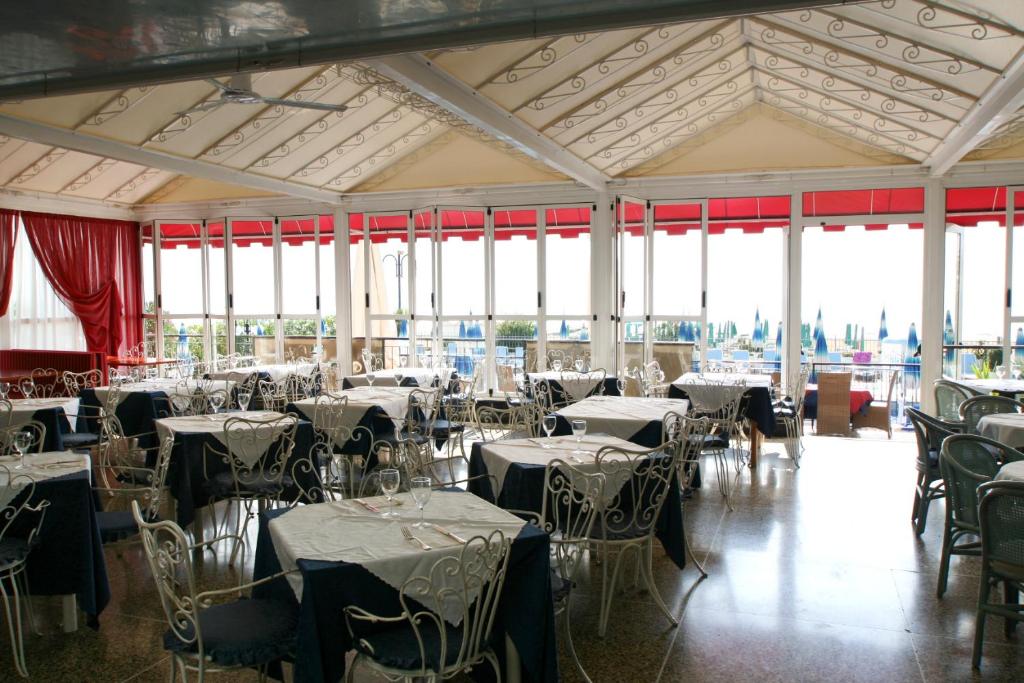 Restaurace v ubytování Hotel Elpiro