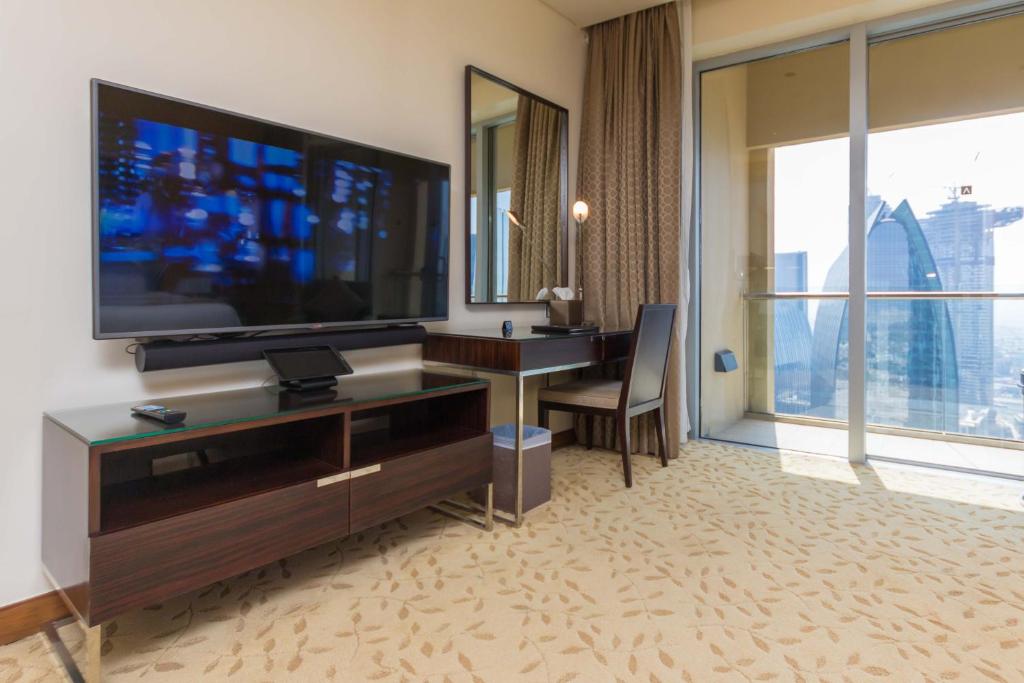 TV a/nebo společenská místnost v ubytování Westminster Dubai Mall