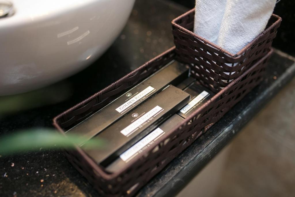 Golden Rooster Hotel - 10