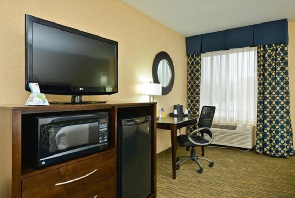 Best Western Plus Coldwater Hotel - 一卧室大号床套房 - 带沙发床 - 禁烟