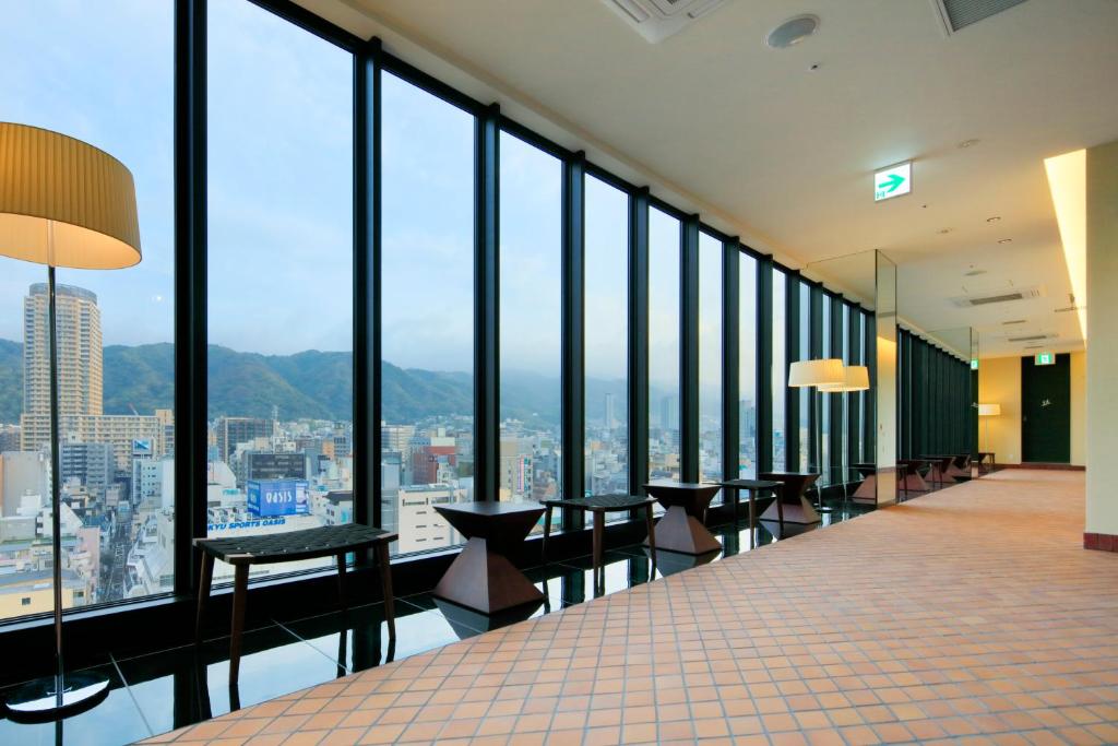 Nespecifikovaný výhled na hory nebo výhled na hory při pohledu z hotelu