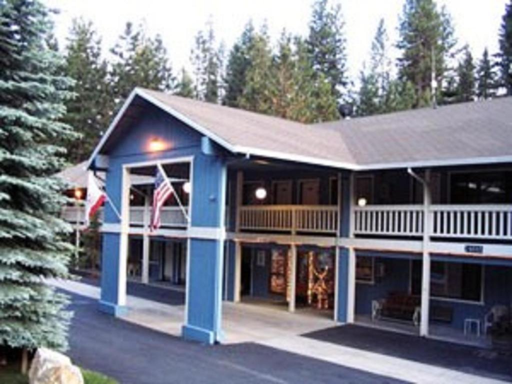 Mi-Wuk Village